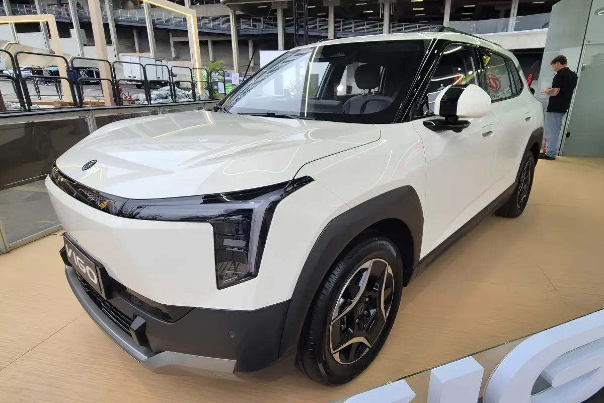 DFM estreia no Brasil com 60 lojas e aposta em elétricos para enfrentar BYD e Geely