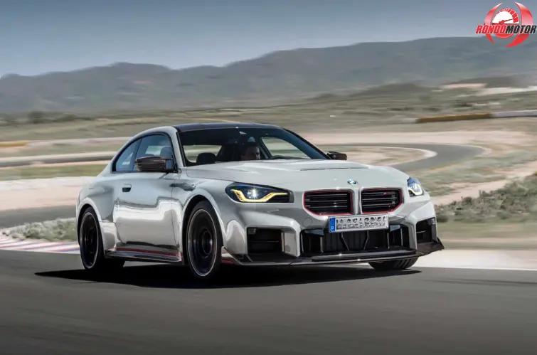 BMW M2 CS 2026 é revelado com 523 cv e construção em fibra de carbono