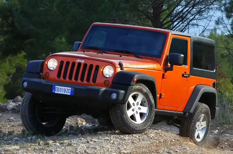 5 carros usados ideais para trilhas e terrenos desafiadores