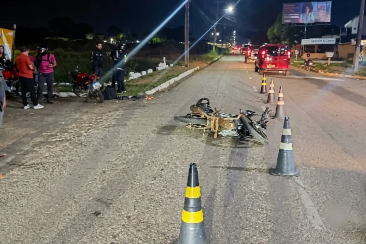 Conversão irregular provoca acidente entre motociclistas e deixa dois feridos em Porto Velho