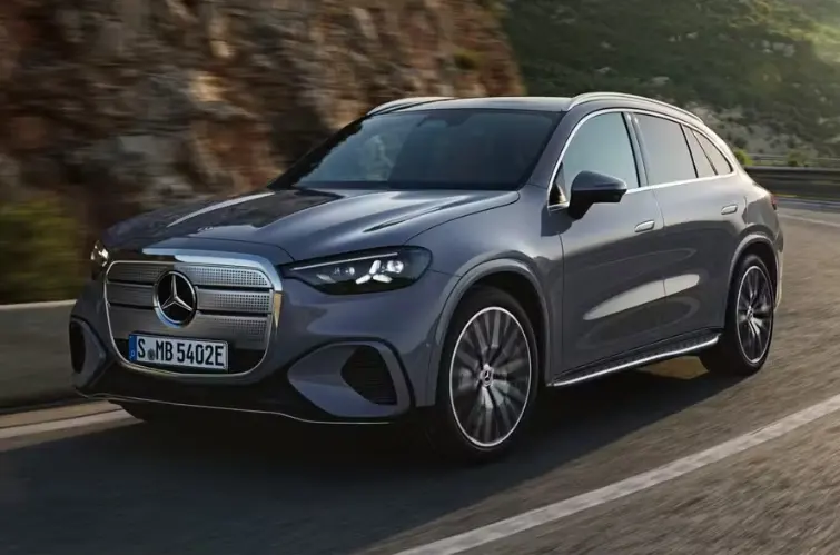 Novo Mercedes-Benz GLC EV traz interior vegano e tela de 39 polegadas em estreia mundial