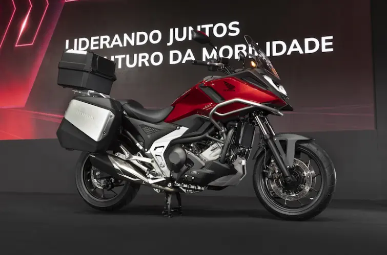 Nova Honda NC 750X chega ao Brasil em 2025 com visual renovado e freios duplos