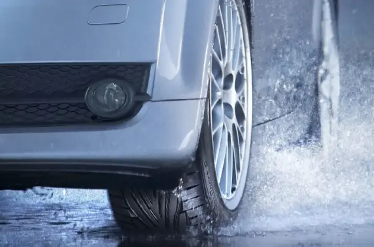 Como estar preparado para dias de chuva ao volante