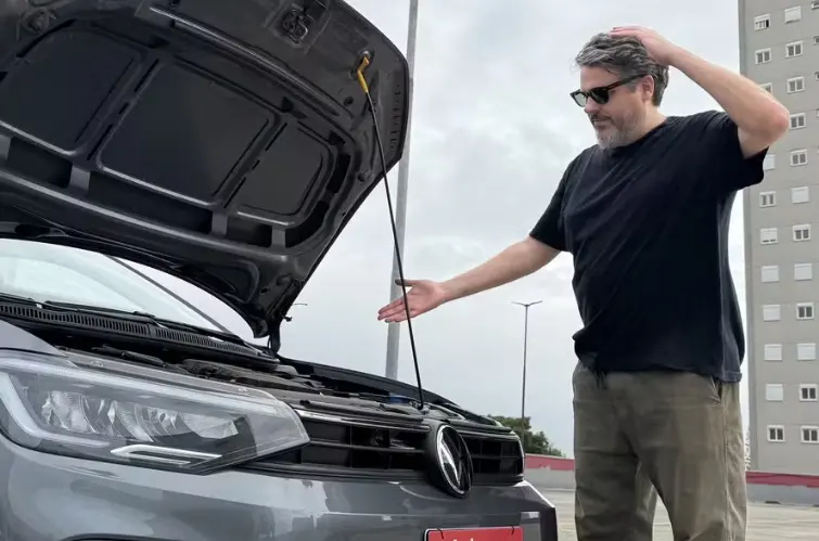 Por que o carro aquece mais no verão e como evitar pane na estrada