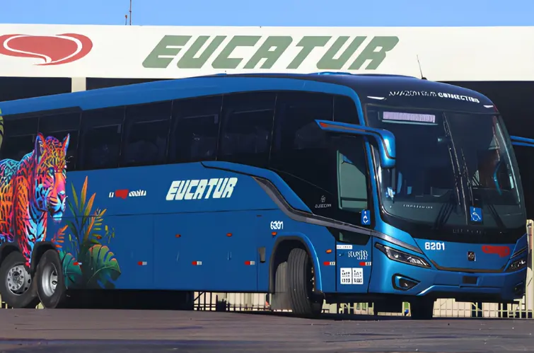 Eucatur recebe primeiro ônibus rodoviário de piso único com 15 metros do Brasil