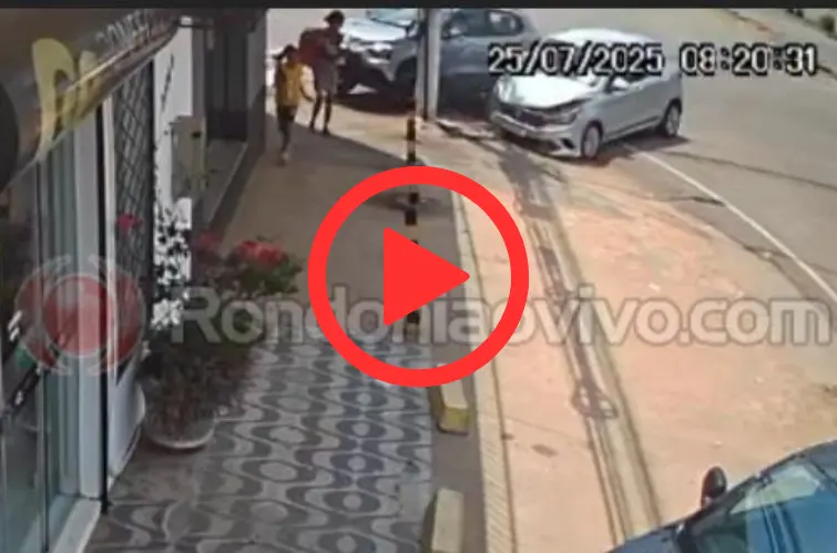 Criança quase é atropelada após acidente no Centro de Porto Velho na sexta-feira (12)