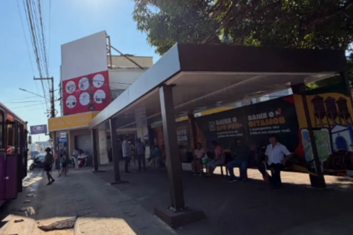 Comunidade aprova novo ponto de ônibus na praça Marechal Rondon, em Porto Velho