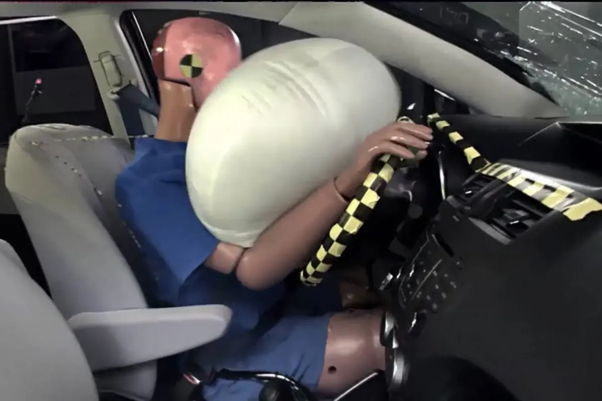 Quase 1,9 milhão de veículos ainda circulam no Brasil com airbag Takata defeituoso