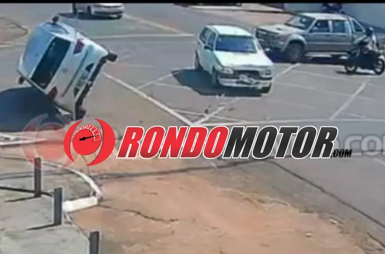Vídeo mostra capotamento de Fox após colisão na Rua Duque de Caxias