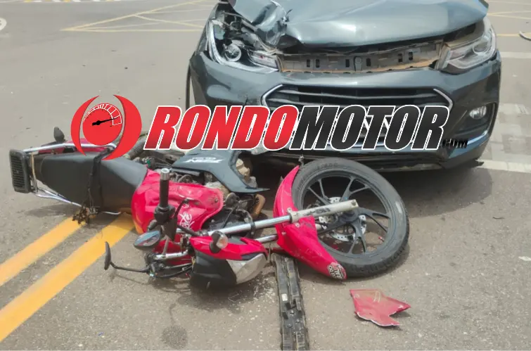 Moto aplicativo é atropelado por carro Tracker dirigido por mulher no Centro  