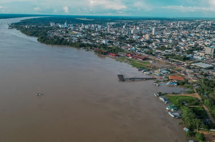 Rio Madeira atinge nível histórico abaixo de 4 metros e Marinha impõe regras rígidas de navegação