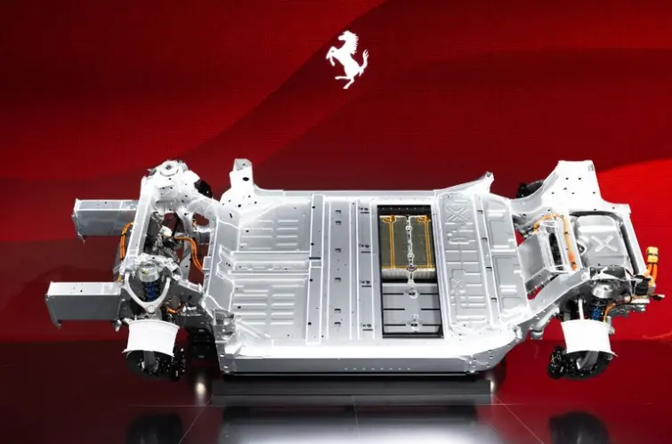 Ferrari anuncia primeiro carro 100% elétrico da história com mais de 1.000 cv e 530 km de autonomia