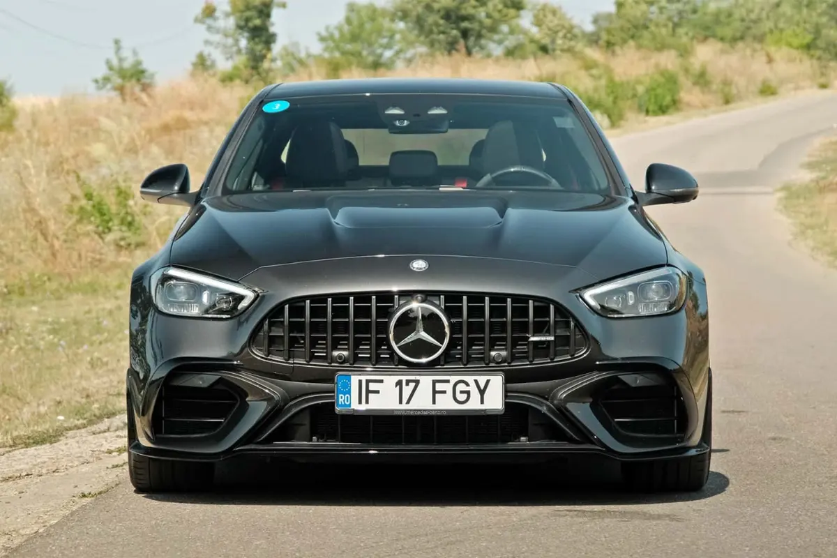 Mercedes-Benz revela até quando pretende manter seus motores V8