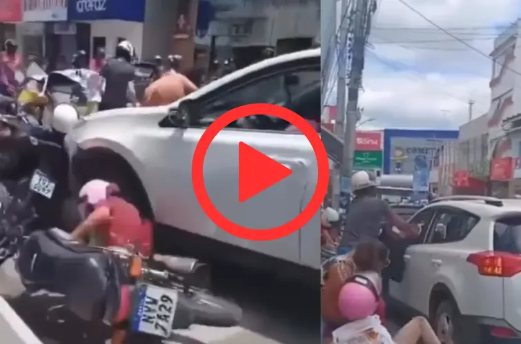 Carro perde controle e atinge motociclistas durante manifestação na Bahia nesse sábado (20)
