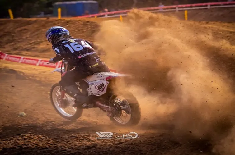 Confira resultados da competição de velocross em Vale do Paraíso