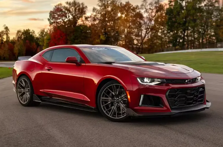 Chevrolet Camaro vai voltar à vida com motor V8 e sem versão elétrica