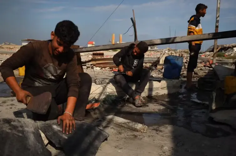 Como palestinos estão produzindo gasolina a partir de plástico em meio à guerra