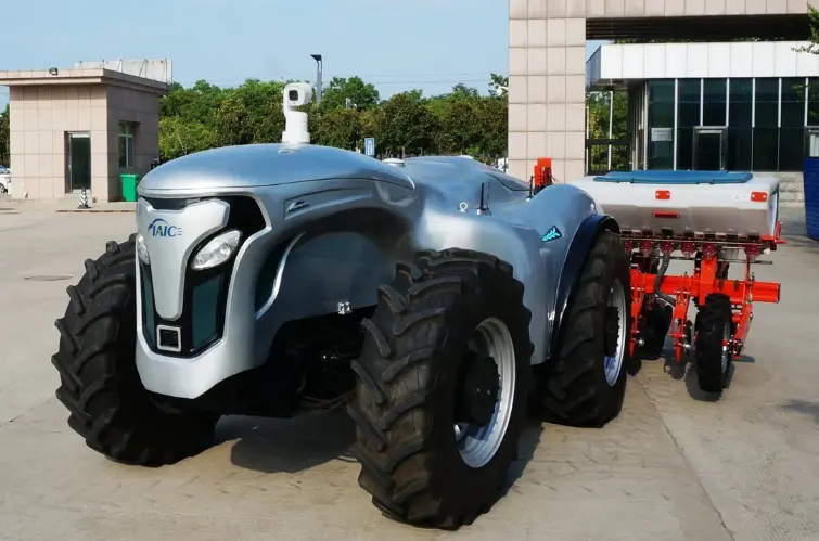 China lança trator autônomo com IA, 5G e navegação por satélite