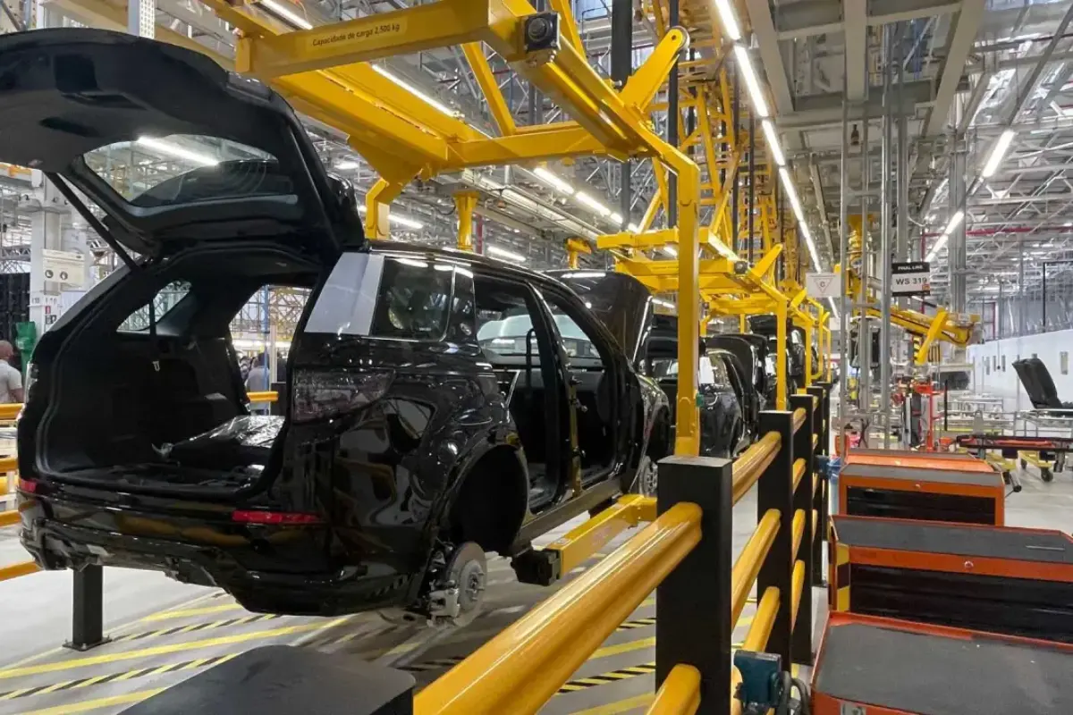 Land Rover pode encerrar produção no Brasil e Chery negocia assumir fábrica