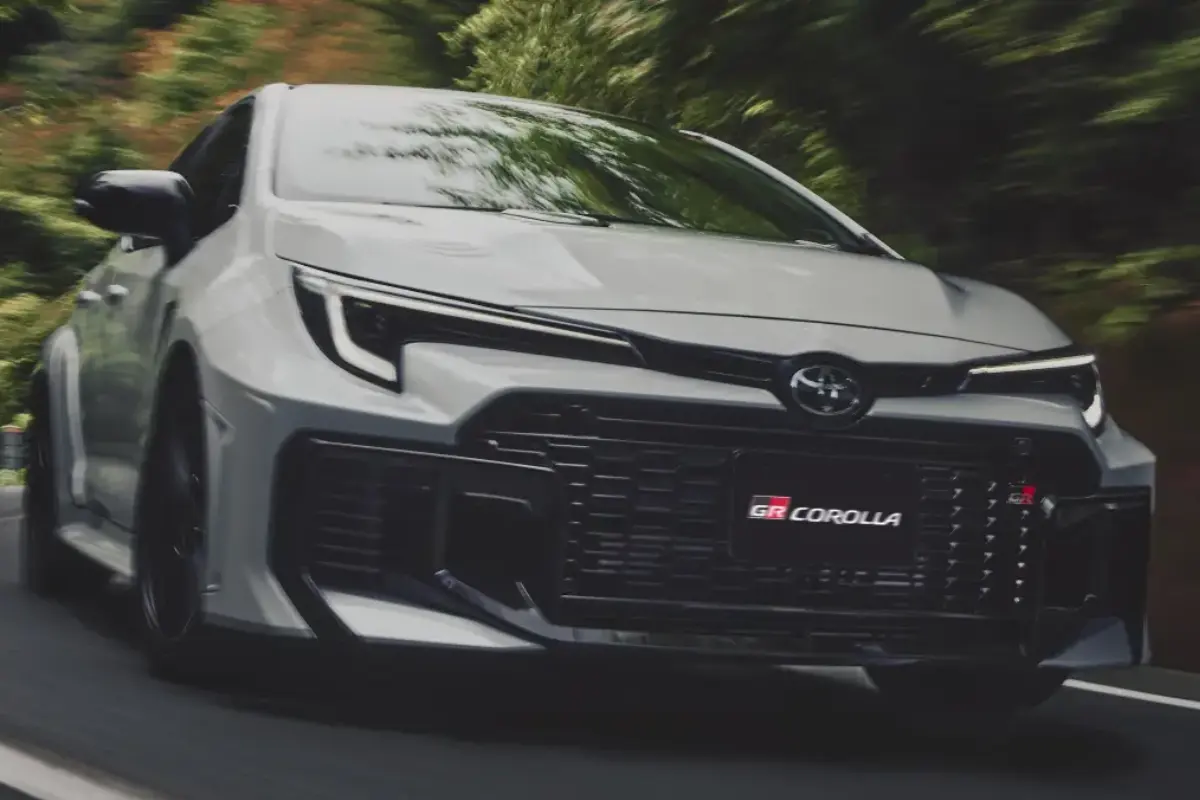 Toyota avalia enxugar linha global de veículos para reduzir custos e aumentar eficiência