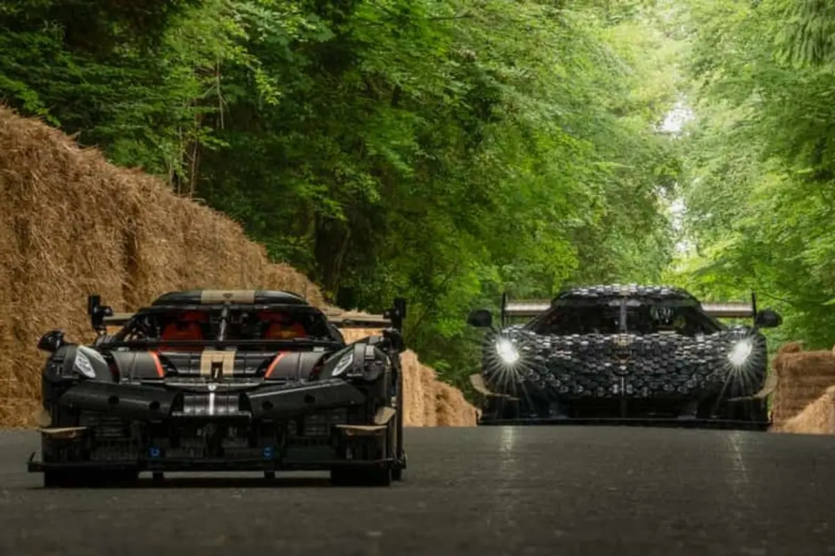 Carro feito com mais de 327 mil peças de Lego bate 111 km/h e quebra recorde mundial da marca