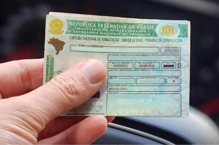 Governo estuda liberar CNH sem aulas obrigatórias em autoescolas