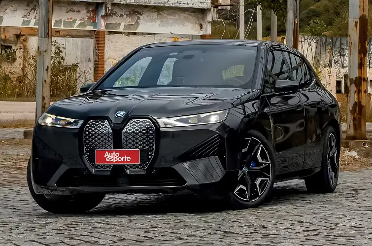 BMW tira iX e i5 de linha no Brasil e prepara chegada do novo iX3