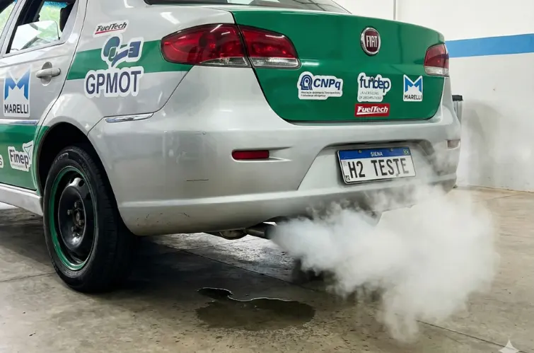 Fiat Siena se torna o primeiro carro a hidrogênio do Brasil usando motor Fire original