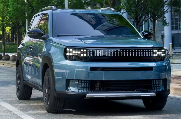 Fiat Grande Panda estreia versão híbrida e antecipa novo compacto nacional