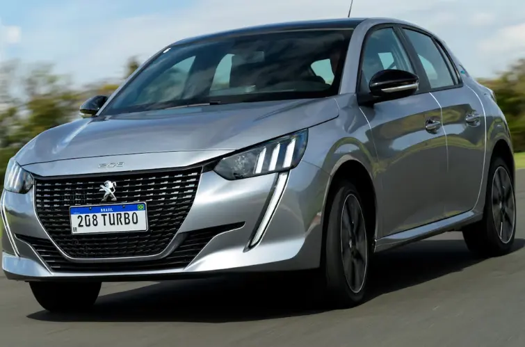 8 carros usados bem práticos para quem acabou de tirar a CNH