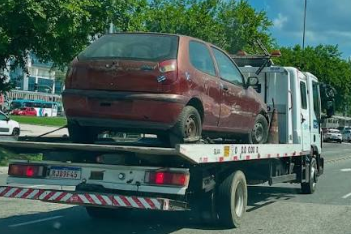 Quais defeitos no carro podem levar à retenção ou remoção ao pátio?   