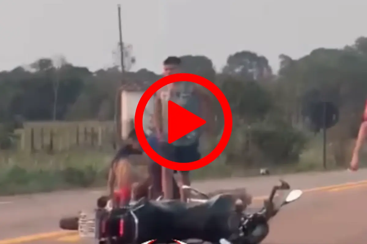 Casal fica gravemente ferido após colisão entre moto e carreta na BR-364, em Porto Velho