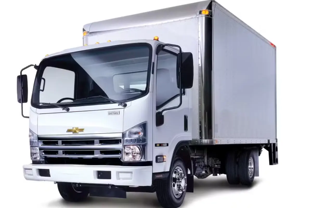 Chevrolet estuda voltar a vender caminhões urbanos no Brasil com modelos da Isuzu