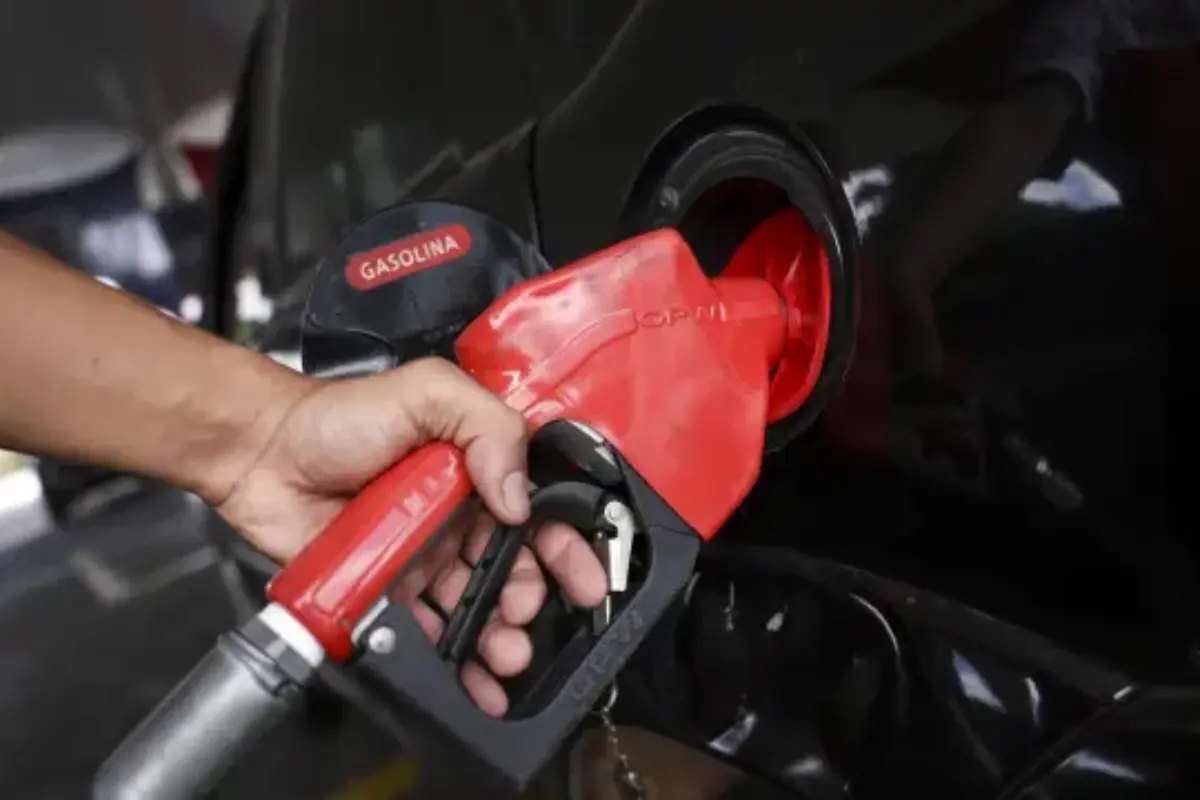 Congresso analisa propostas para liberar gasolina sem etanol nos postos