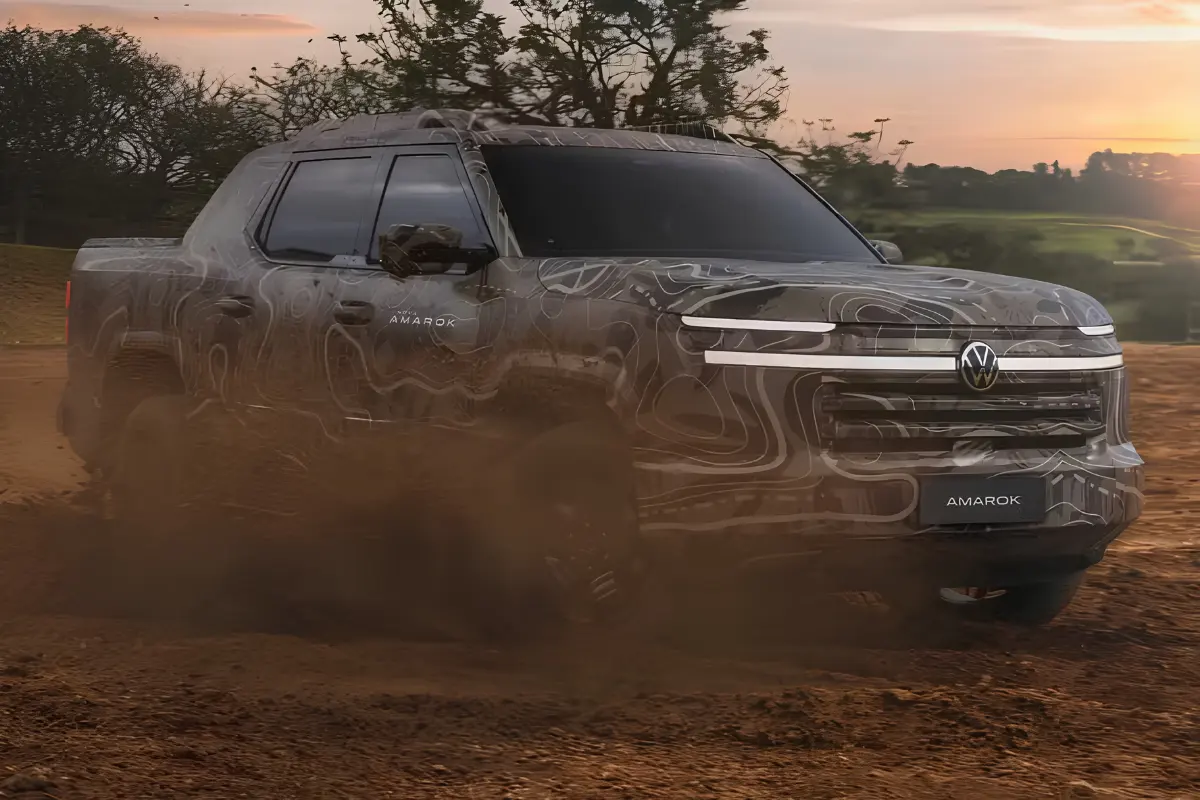 Nova Volkswagen Amarok terá versão híbrida de 400 cv e será maior que a atual