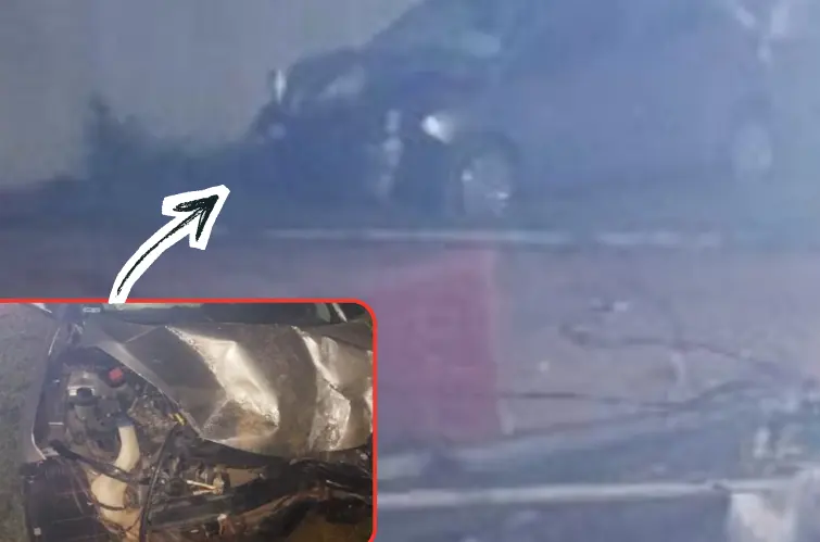 Veja como ficou o carro após motorista perder controle e derrubar poste na Avenida Calama nesta noite