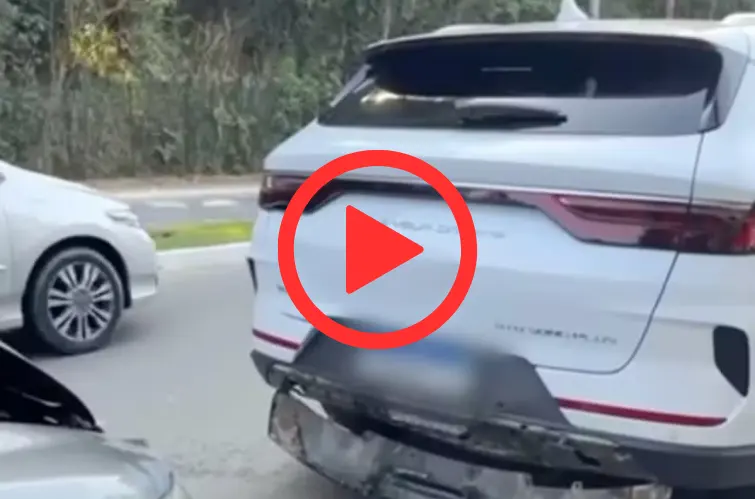 “Desafio do pisca-alerta” contra carros da BYD já causa acidentes e pode suspender CNH