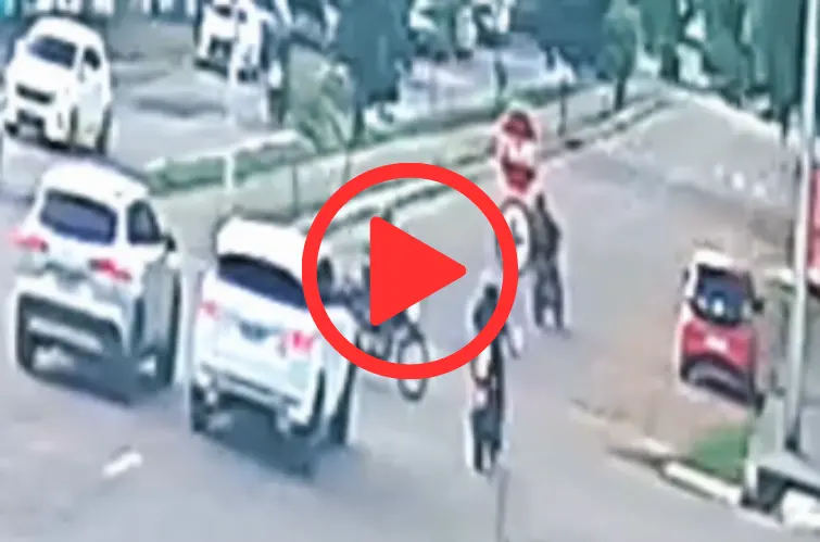 Minutos antes da inauguração do semáforo, cruzamento da Rua Venezuela registra “último acidente” em Porto Velho