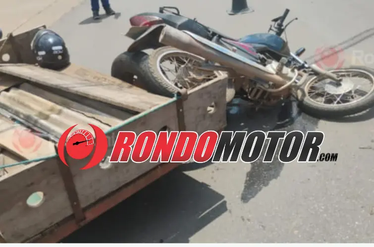 Motociclista fica ferido após bater em reboque de carro na Rua Três e Meio, em Porto Velho