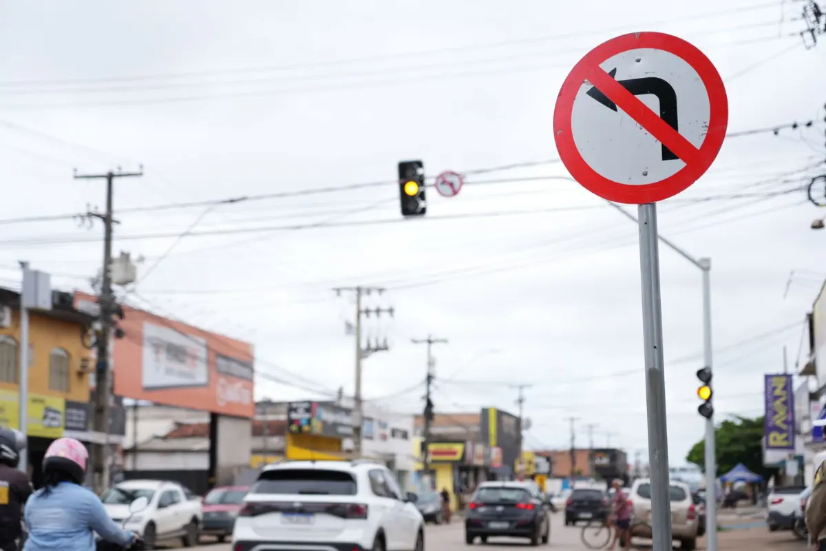 Semáforos ficam em amarelo intermitente durante a madrugada em 15 cruzamentos de Porto Velho
