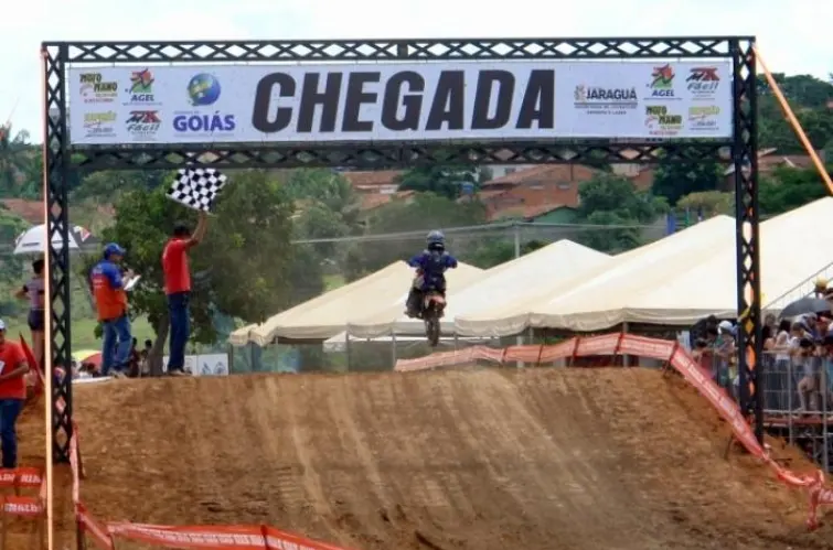 Espigão D’Oeste recebe 4ª etapa do Estadual de Motocross com estrutura coberta e praça de alimentação