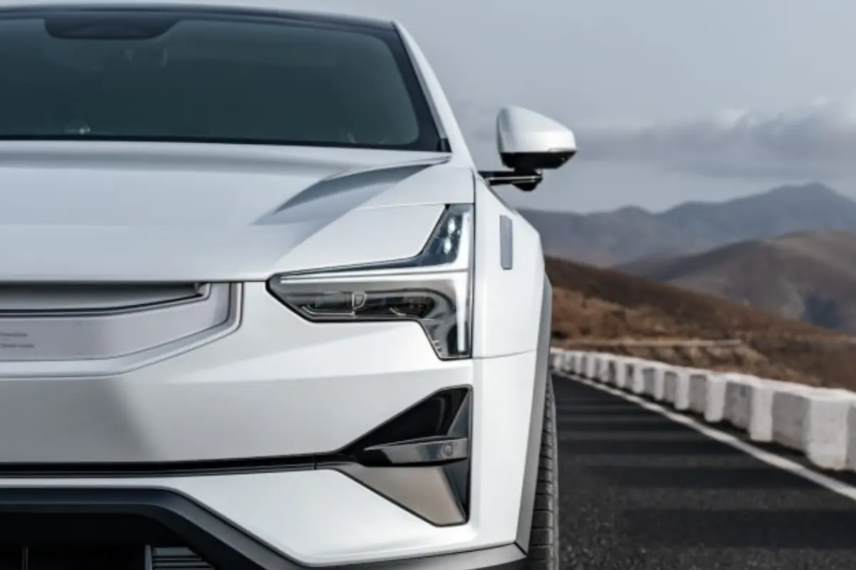 EUA proíbem tecnologia chinesa em veículos e Polestar deixará o mercado americano