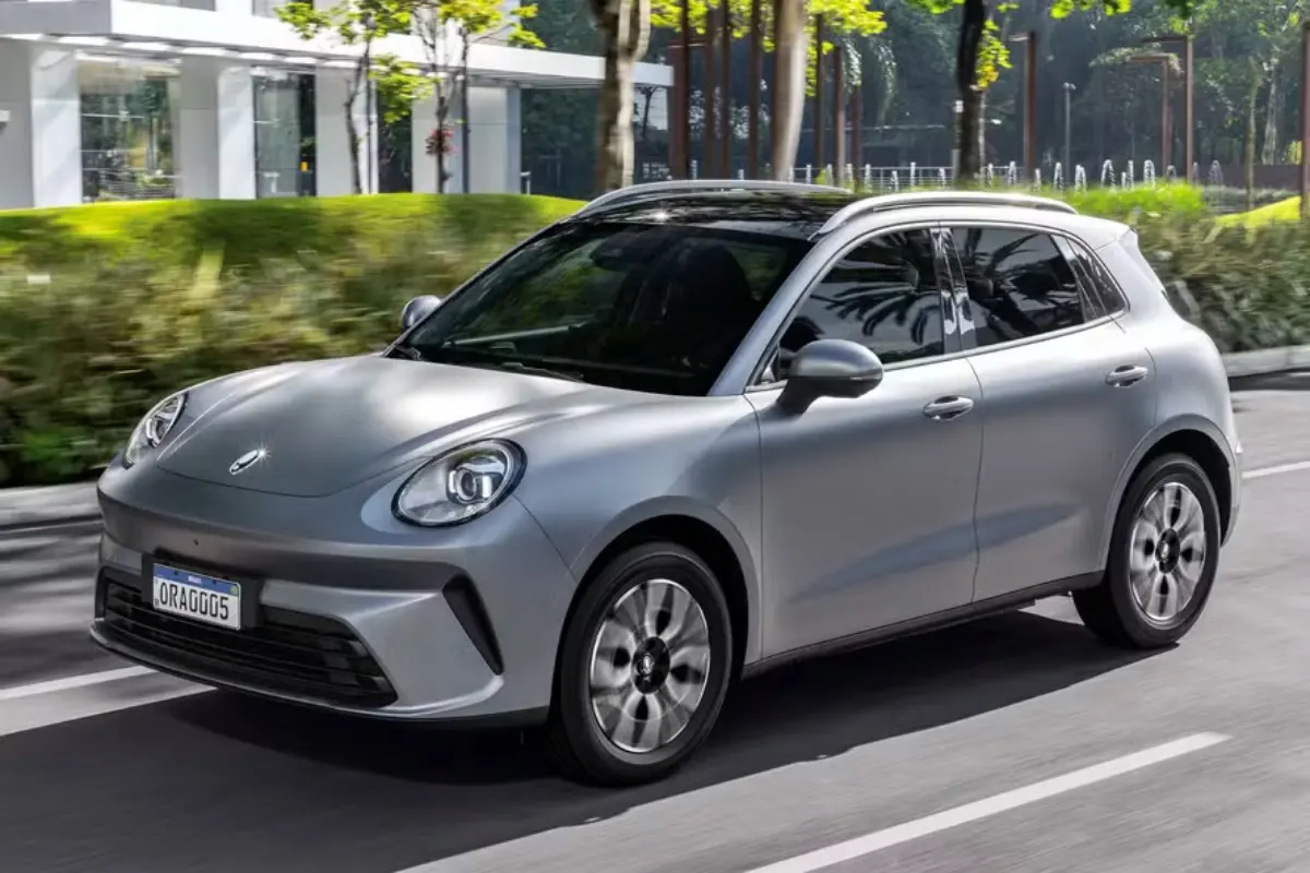 GWM Ora 5 vai dar origem a família de carros híbridos e elétricos produzidos no Brasil