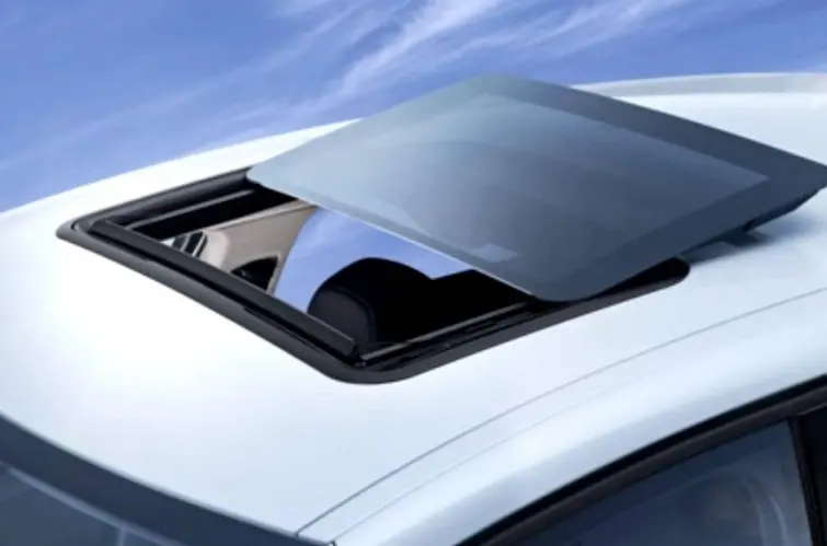 É seguro andar com o teto solar aberto em alta velocidade?