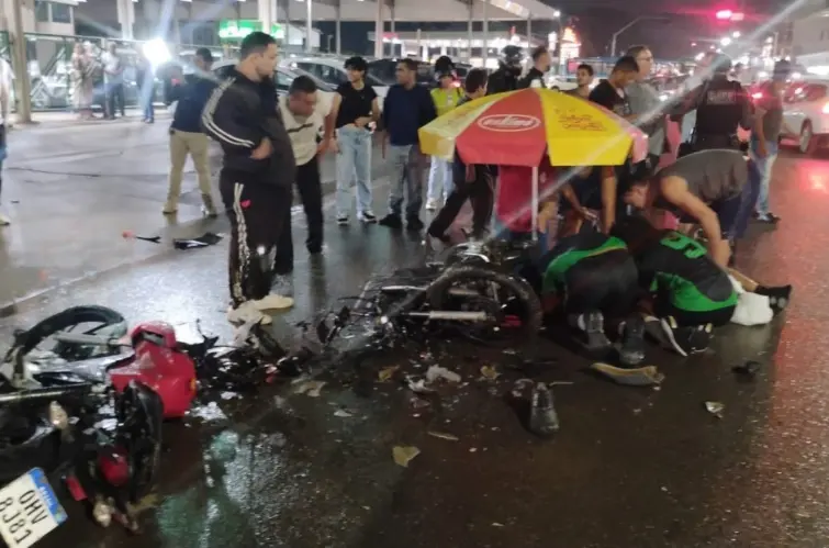 Grave acidente entre quatro veículos deixa três Motociclistas feridos