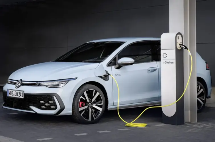 Volkswagen define design do novo Golf elétrico e confirma estreia para 2028