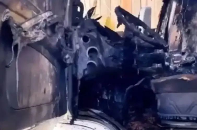 Incêndio atinge cabine de caminhão durante manutenção em oficina em Ji-Paraná