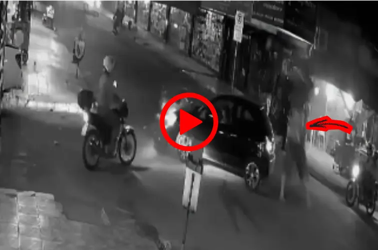 Motociclista fica gravemente ferido após ser atingido por carro na Amador dos Reis