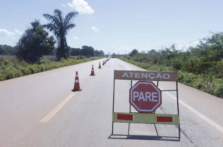 Tem Pare e Siga na BR-364; saiba como o condutor deve agir