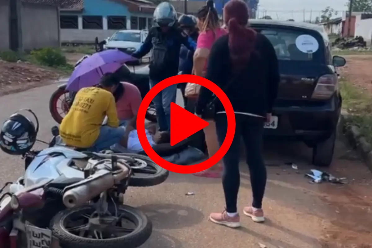 Grávida em motocicleta bate em cheio na traseira de carro estacionado